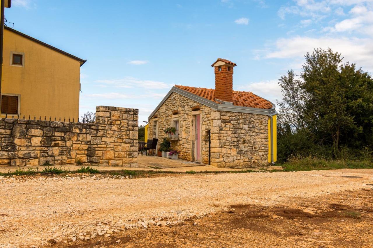 Lovely House Ровин Екстериор снимка