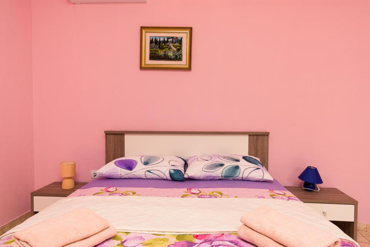 Lovely House Ровин Екстериор снимка